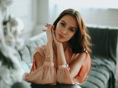 AwesomeCassandra - female with brown hair and  big tits webcam at LiveJasmin