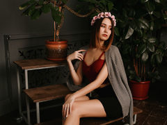 AwesomeCassandra - female with brown hair and  big tits webcam at LiveJasmin