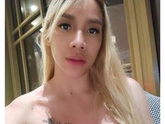 CassyThompson - shemale with black hair webcam at LiveJasmin