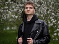 CastleSun from LiveJasmin