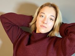 CateCrissey - blond female webcam at LiveJasmin