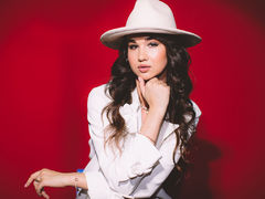 CatherineThomas - female with brown hair webcam at LiveJasmin