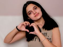 CatherynHeringto - female with brown hair webcam at LiveJasmin