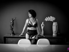 SweetCatheryne - female with brown hair and  big tits webcam at LiveJasmin