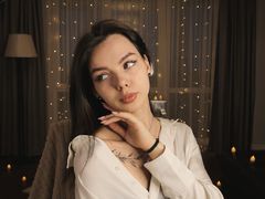 AndreaHenry - female with brown hair webcam at LiveJasmin