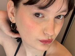 CeolaBurzynski - female with brown hair webcam at LiveJasmin