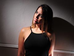 ChampGabi - female with brown hair webcam at LiveJasmin