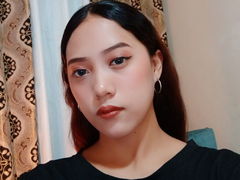 ChannelWatson - female with brown hair webcam at LiveJasmin