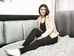 CharloteInnocent from LiveJasmin