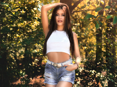 CherylHewitt - female with brown hair and  big tits webcam at LiveJasmin