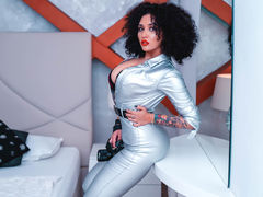 ChloeJoyce - female with black hair and  big tits webcam at LiveJasmin