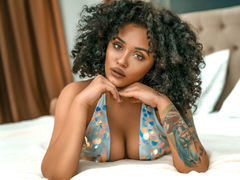ChloeJoyce - female with black hair and  big tits webcam at LiveJasmin