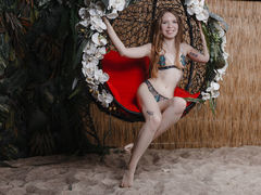 ChloeMoon - female with red hair webcam at ImLive