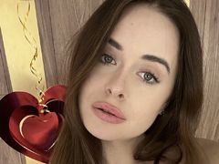 ChloeSung - female with brown hair webcam at LiveJasmin