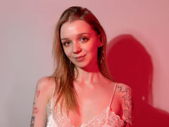 ChloeSuttonfield from LiveJasmin