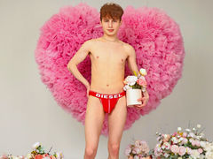 ChrisBrain from LiveJasmin