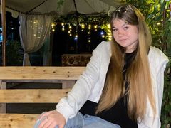 ChristiWilliam - blond female webcam at LiveJasmin