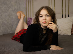 ChristieCarti - female with brown hair and  small tits webcam at LiveJasmin