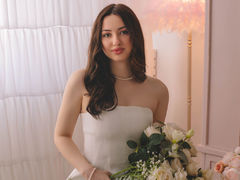 ChristinaTrevers - female with brown hair webcam at LiveJasmin