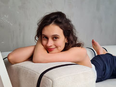 ChristyBright - female with brown hair webcam at LiveJasmin