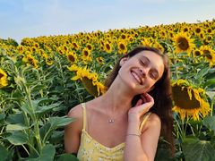 ChristyBright - female with brown hair webcam at LiveJasmin