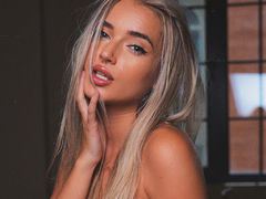 ChrystelleTina from LiveJasmin