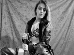 MachadoKarol - female with brown hair webcam at LiveJasmin
