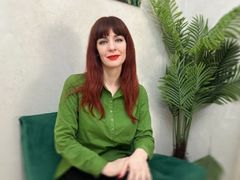 ClaraHughes - female with brown hair webcam at LiveJasmin