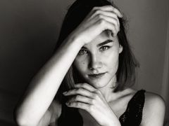 ClareFlorence - female with brown hair and  small tits webcam at LiveJasmin