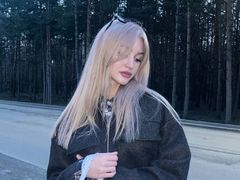 ClarineTimson - blond female with  small tits webcam at LiveJasmin