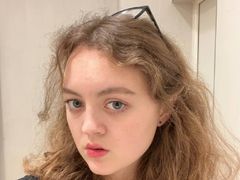 ClaudiaHarris - female with brown hair webcam at LiveJasmin