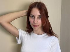 ClemmieMcmanamon - female with brown hair webcam at LiveJasmin