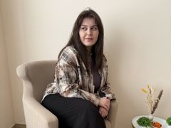 CloeBarrison - female with brown hair webcam at LiveJasmin