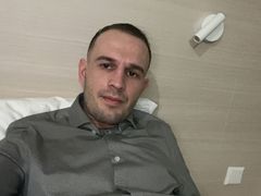 Clowel - male webcam at LiveJasmin