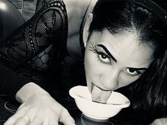 SamanthaVelazque - female with black hair webcam at LiveJasmin