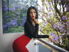 ConieSoto - female with brown hair webcam at LiveJasmin