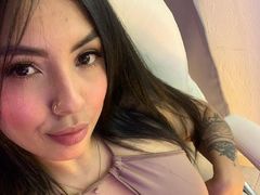 LauraConnor - female with brown hair and  big tits webcam at xLoveCam