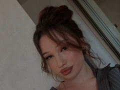 ConstanceCowee from LiveJasmin