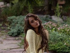 DarelClem - female with brown hair webcam at LiveJasmin