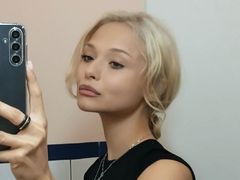 CoralieMae from LiveJasmin