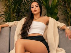 CourtneyLennon - female with brown hair webcam at LiveJasmin