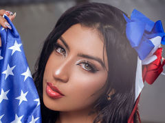 CourtneyLou - female with black hair and  big tits webcam at LiveJasmin