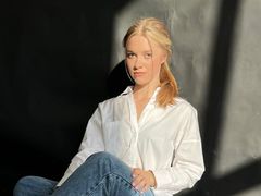 CourtneyPothier - female with red hair webcam at LiveJasmin