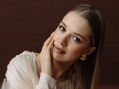 CourtneyPothier - female with red hair webcam at LiveJasmin