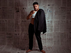 CrisJhones from LiveJasmin