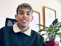 CrisPetter from LiveJasmin