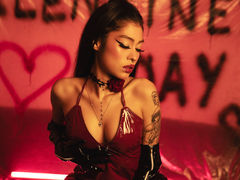 CristalMoons - female with black hair webcam at LiveJasmin