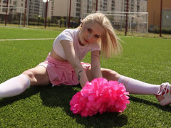 CristinaCerra - blond female webcam at LiveJasmin