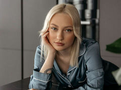 CristinaCerra - blond female webcam at LiveJasmin