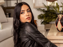 CrystalLeena - female with black hair and  small tits webcam at LiveJasmin